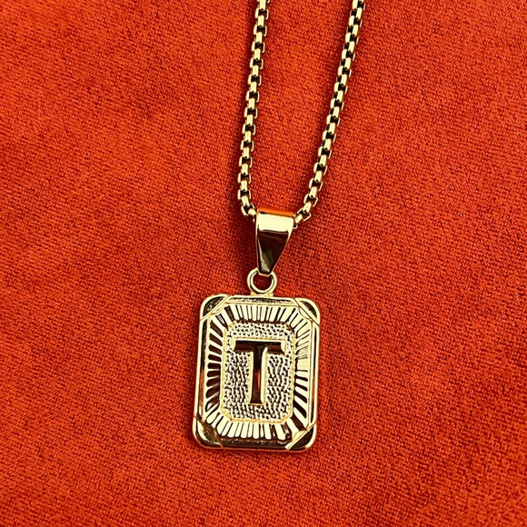 Gold initial T necklace - Picture 1 of 2